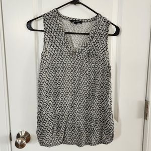 Black and white sleevless blouse - Women's - size small